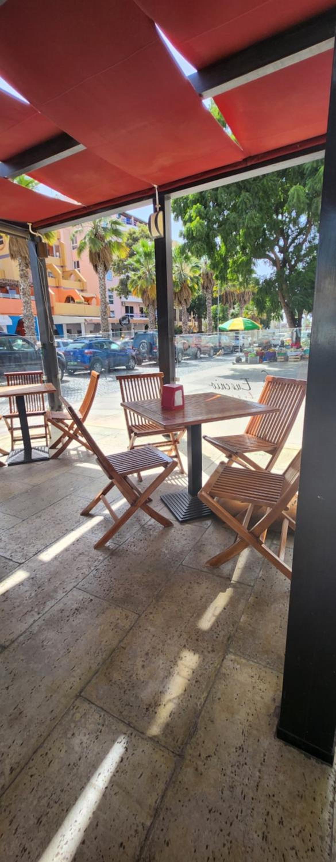 Meeting Point Hostels-Praia Beachwalk-NO CASH ACCEPTED-Also in Fogo & Tarrafal