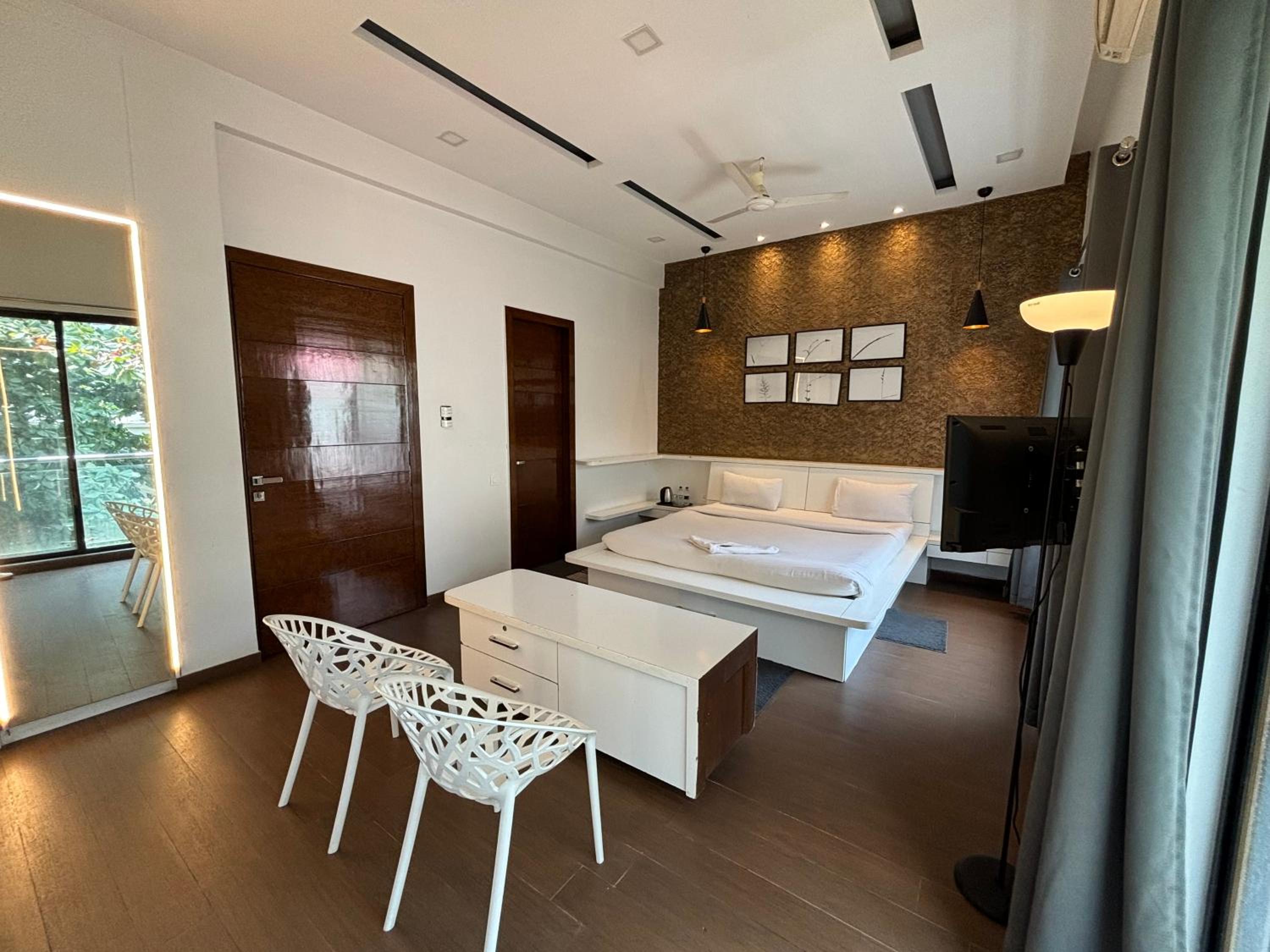 hotel room