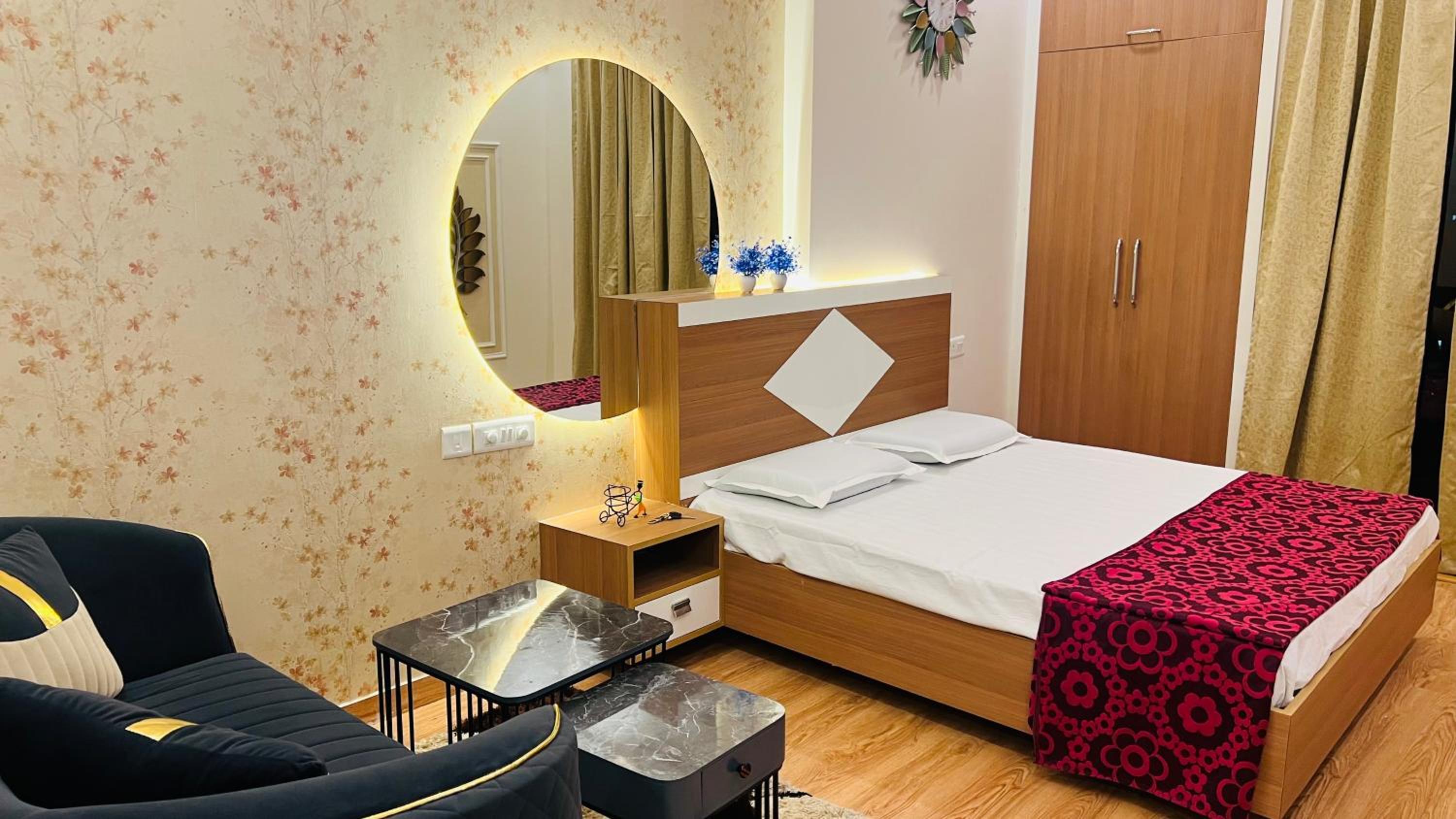 Beautiful Luxury Studio In Noida view 2