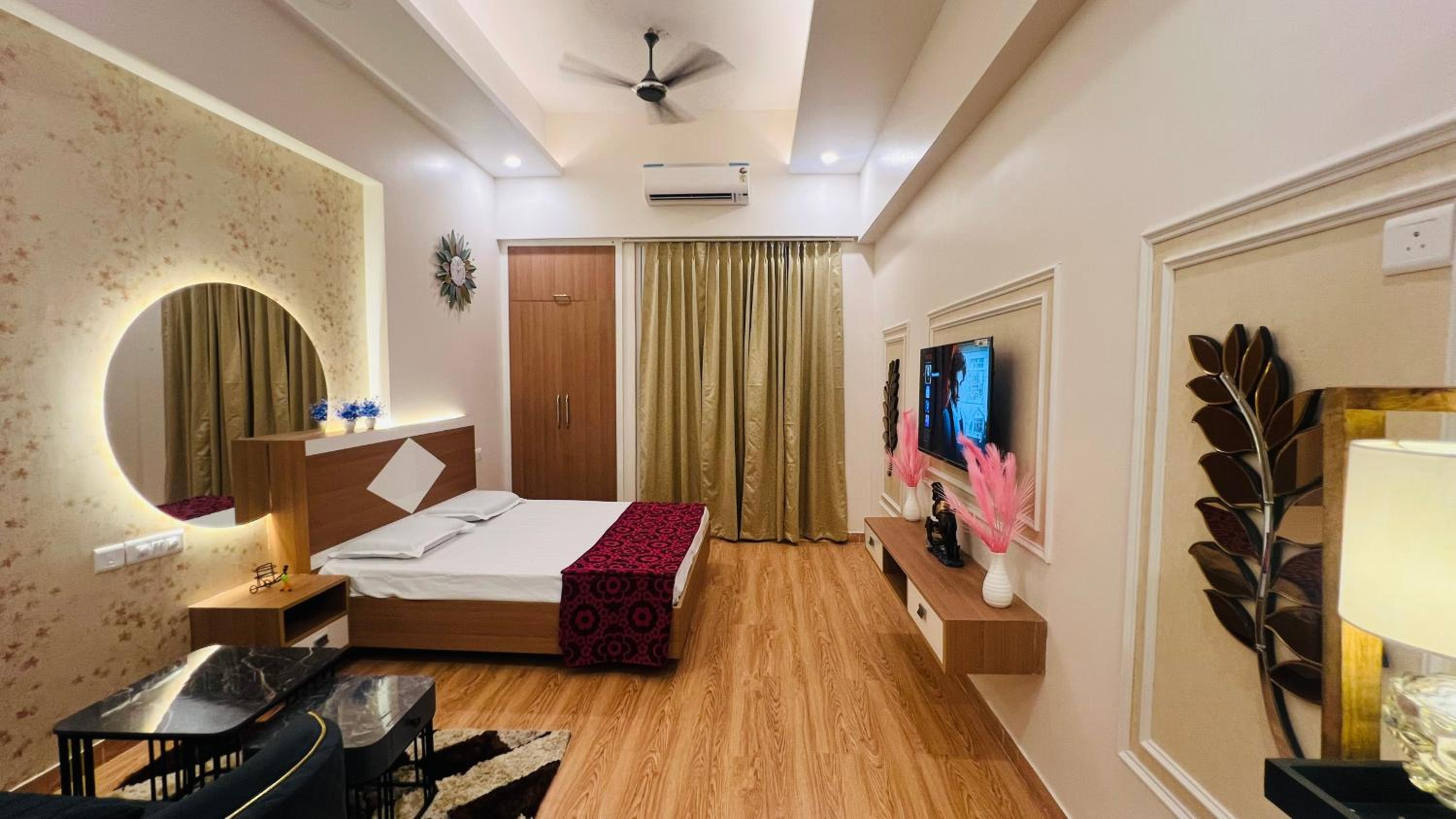 Beautiful Luxury Studio In Noida view 5