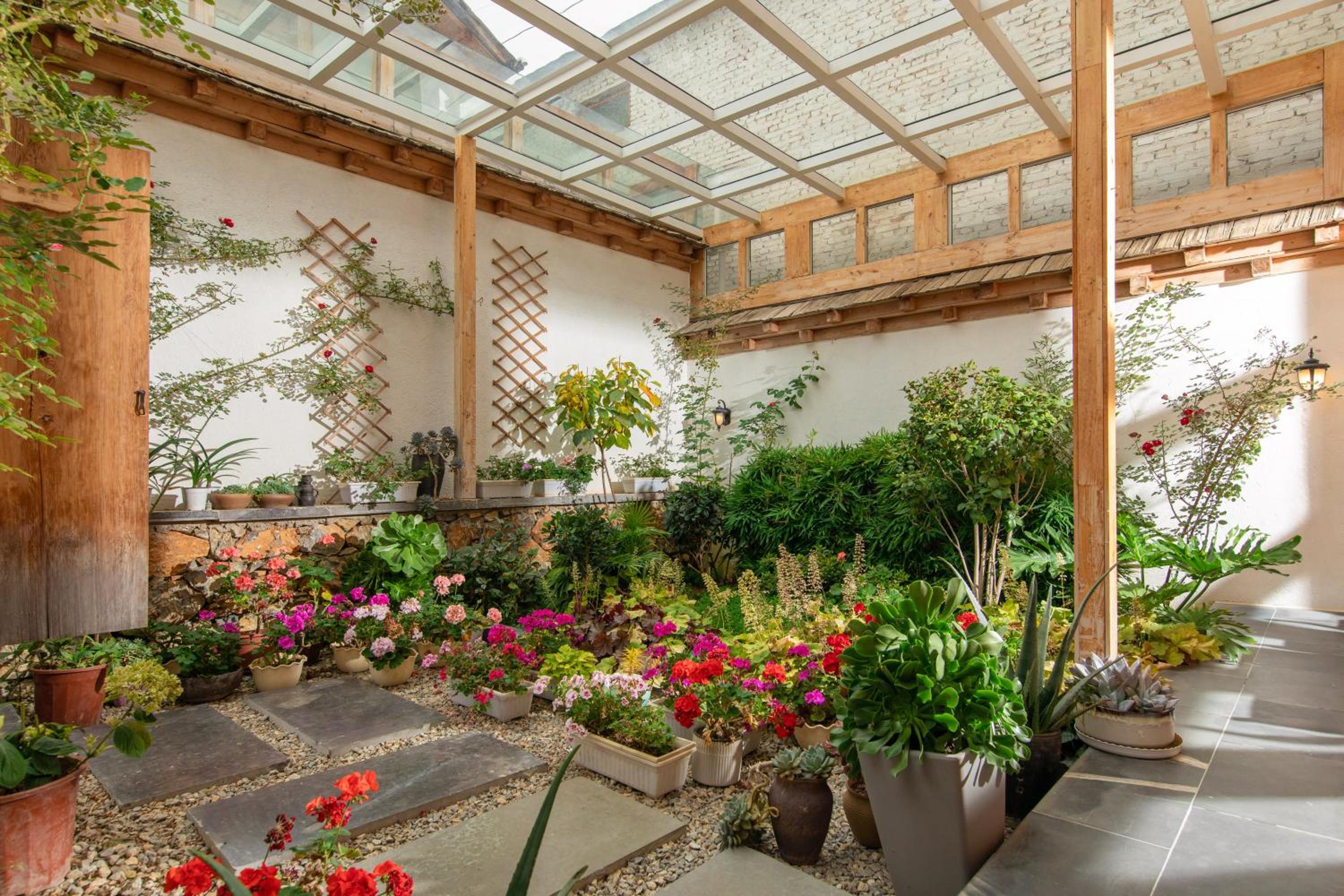 Courtyard Shangri-la 藏舍小院