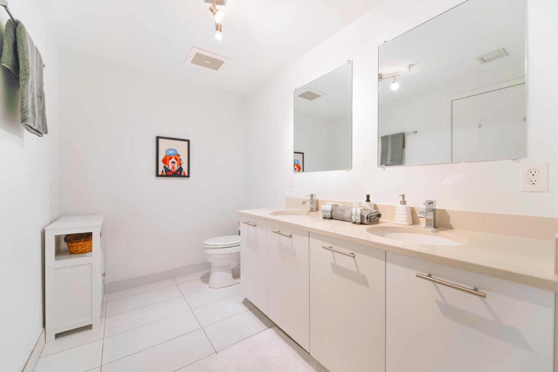 Spacious and Stylish Condo at Midtown w Top Amenities!