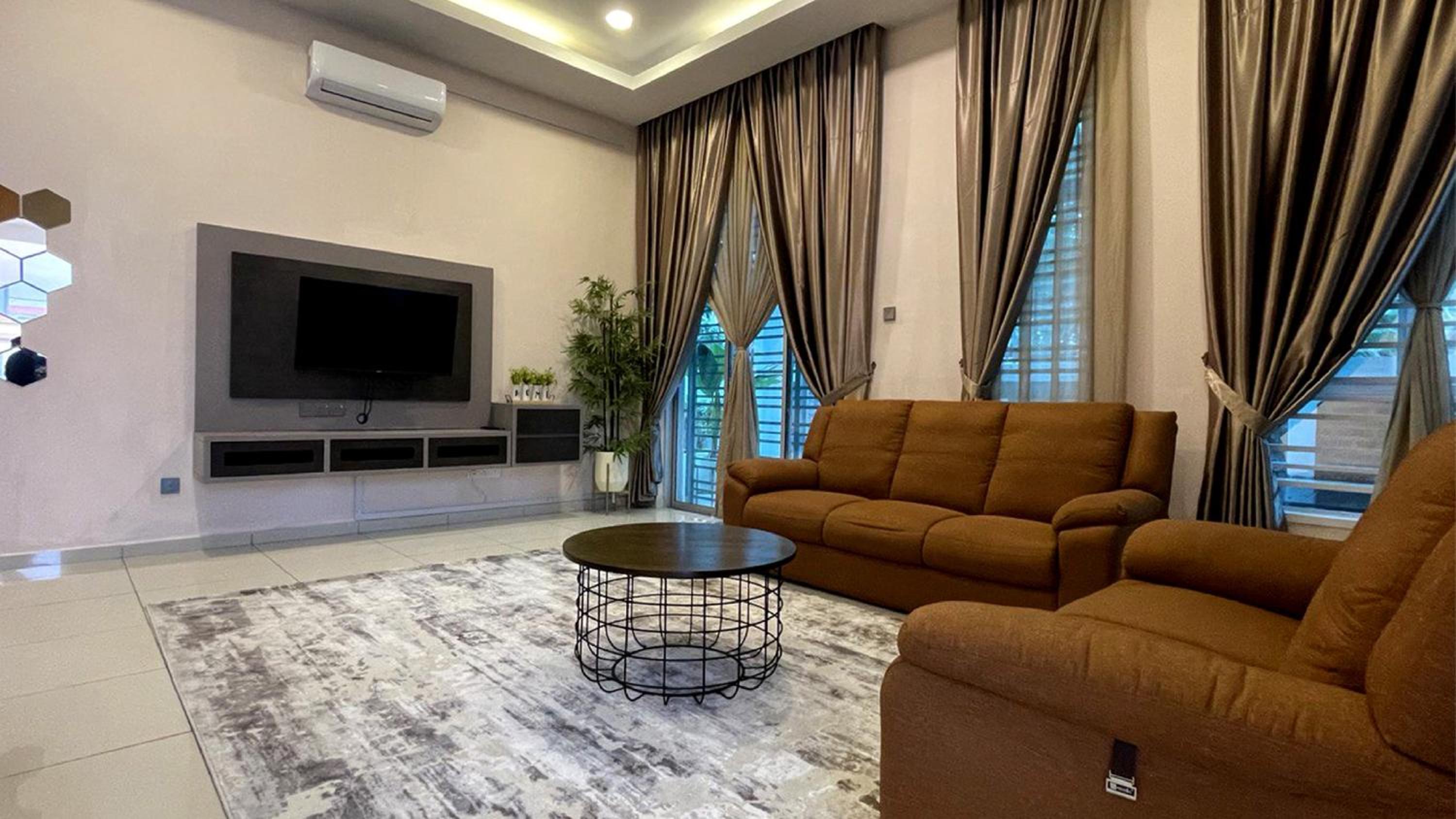 ANJUNG KASEH Villa Bukit Katil 4bedroom with Swimming Pool