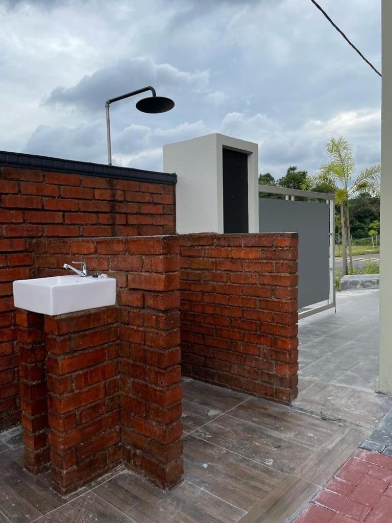 LAMAN KASEH Homestay Bukit Katil 4bedroom with Swimming Pool photo 7