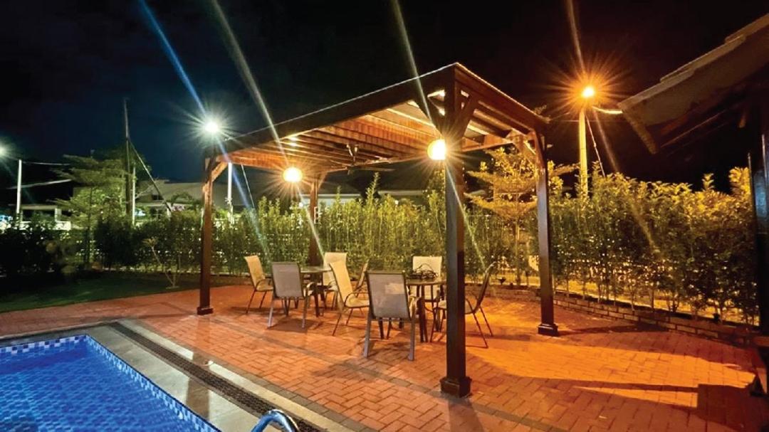 LAMAN KASEH Homestay Bukit Katil 4bedroom with Swimming Pool photo 5