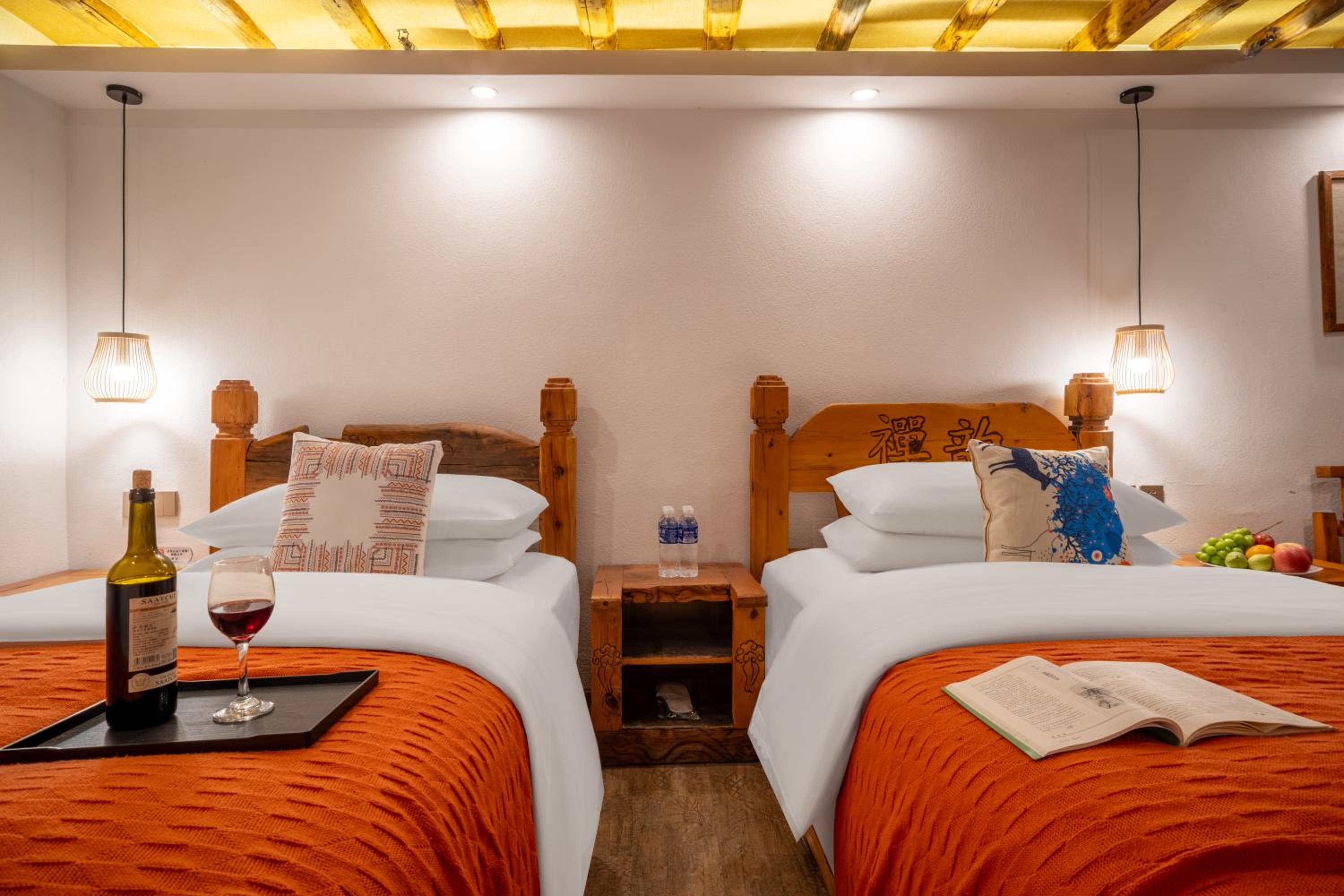 Walk Together Hotel