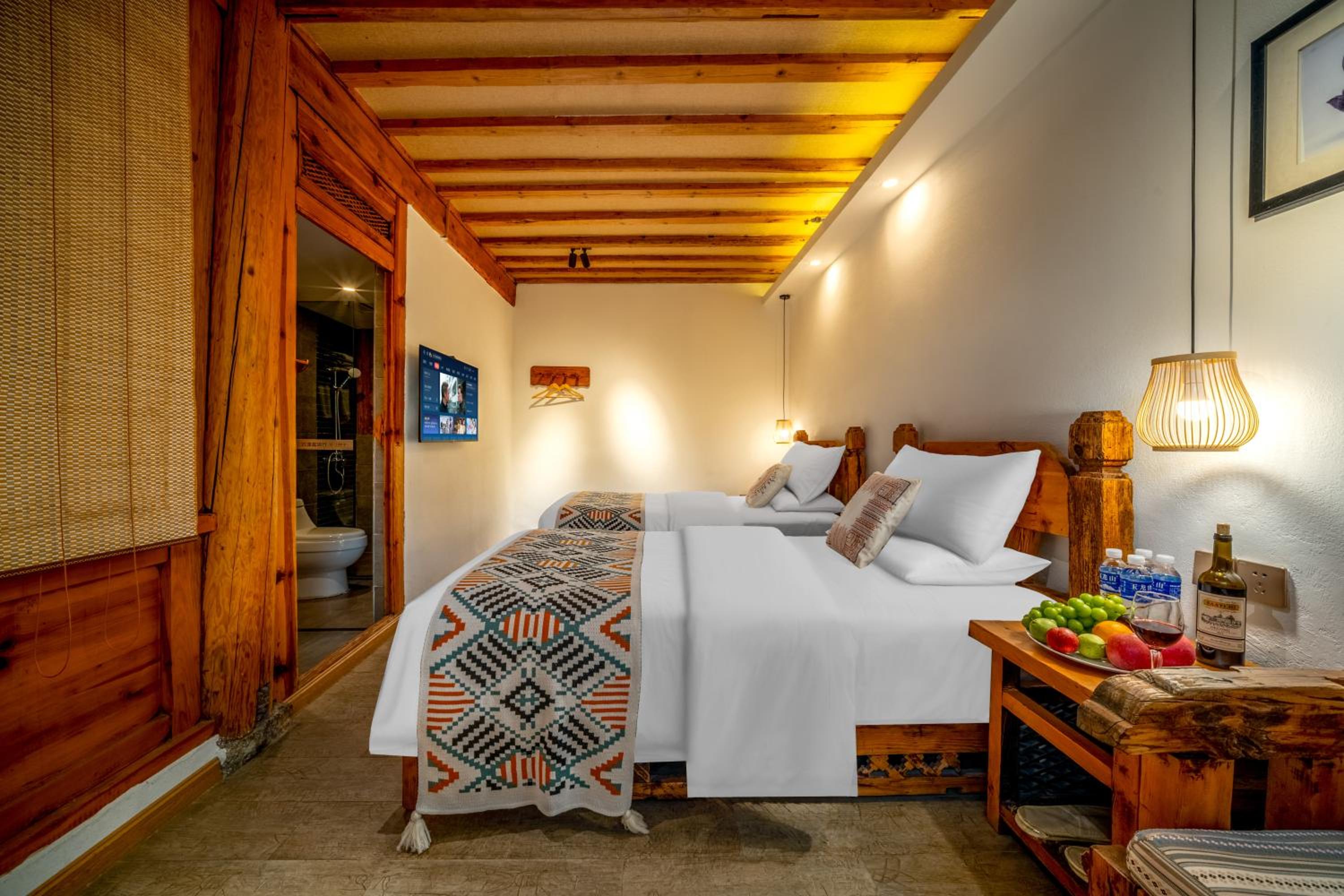 Walk Together Hotel