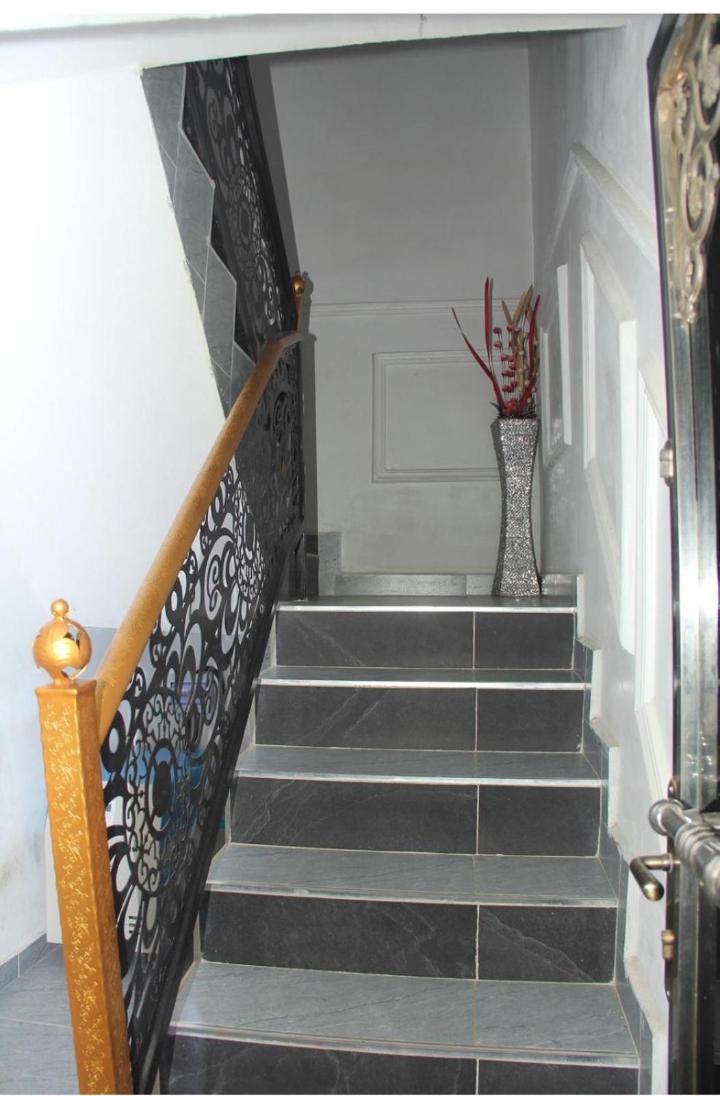 Luxury Egbeda Apartments view 4