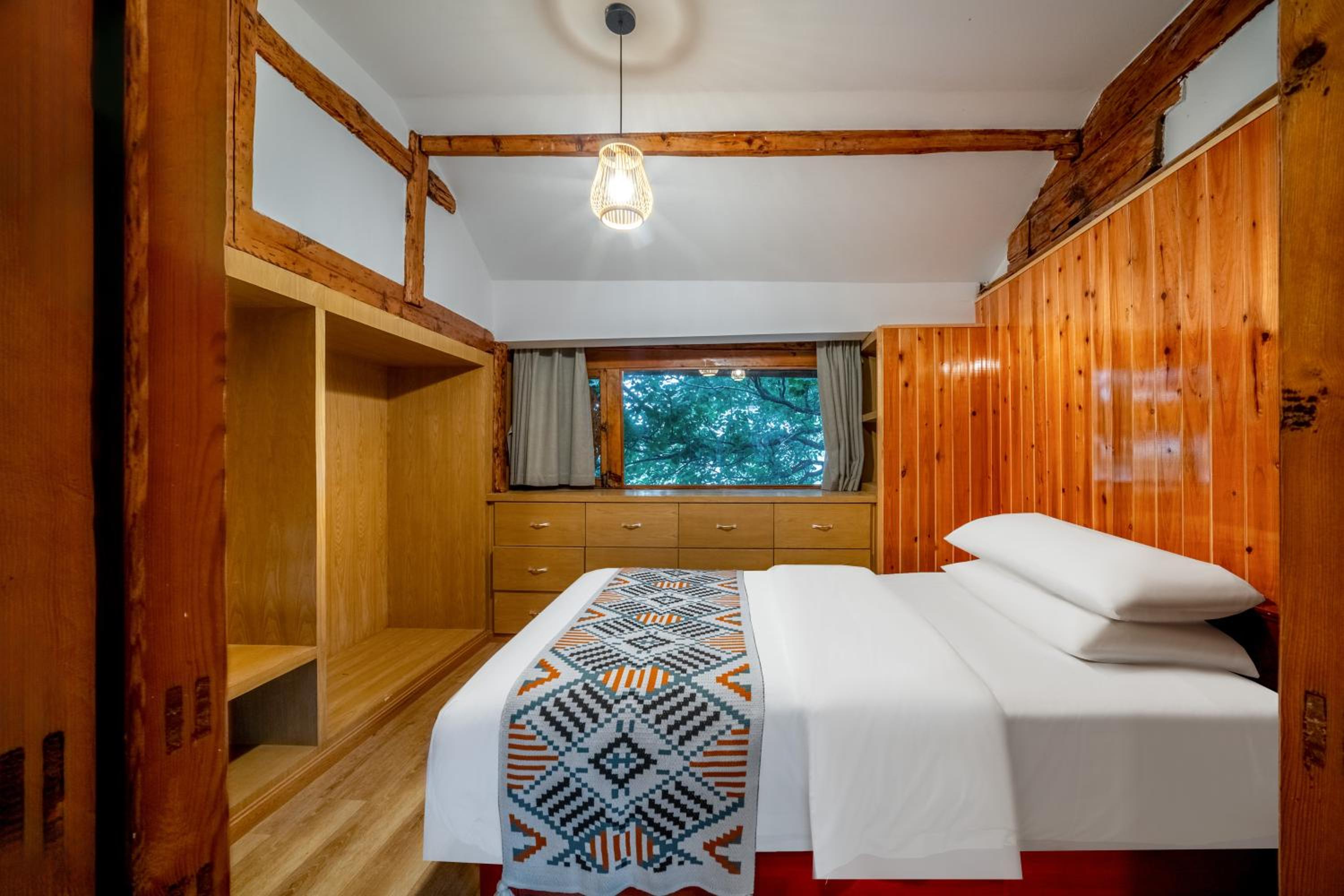 Walk Together Hotel