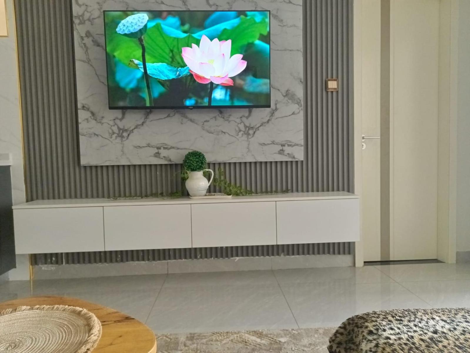 Blackberry House 1BdRm near Yaya Centre, Gym, & Free Parking view 2