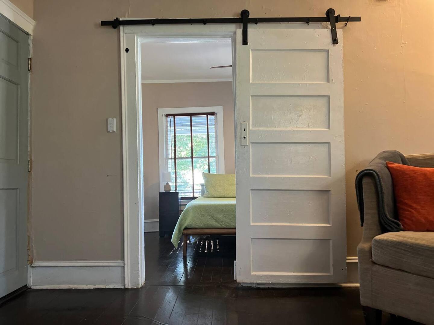 Historic Little Bungalow in Eclectic Neighborhood Downtown