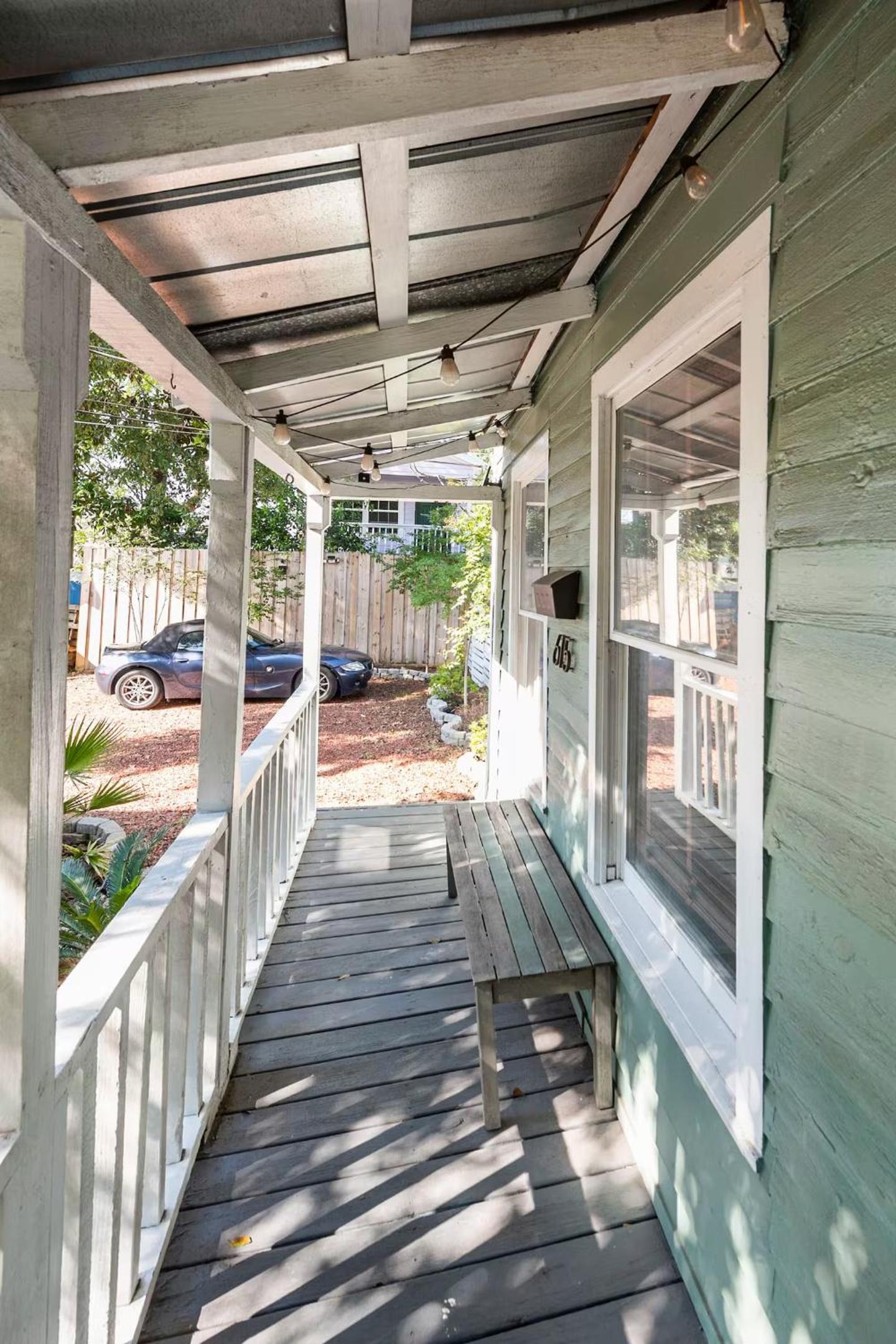 Historic Little Bungalow in Eclectic Neighborhood Downtown