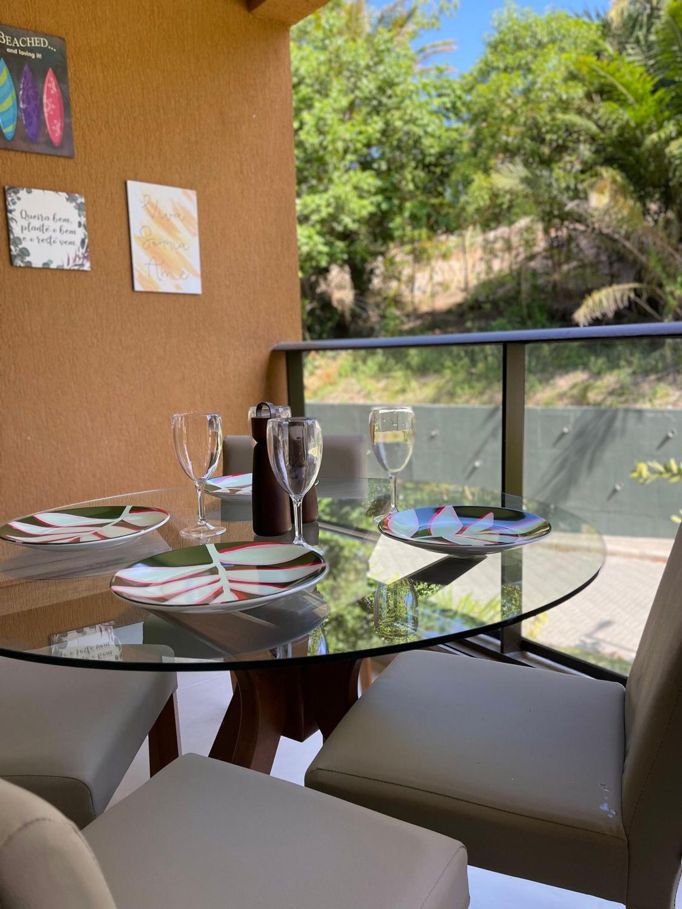 Flats, Apartamentos e Bangalôs na Praia dos Carneiros, ao lado da Igrejinha de São Benedito