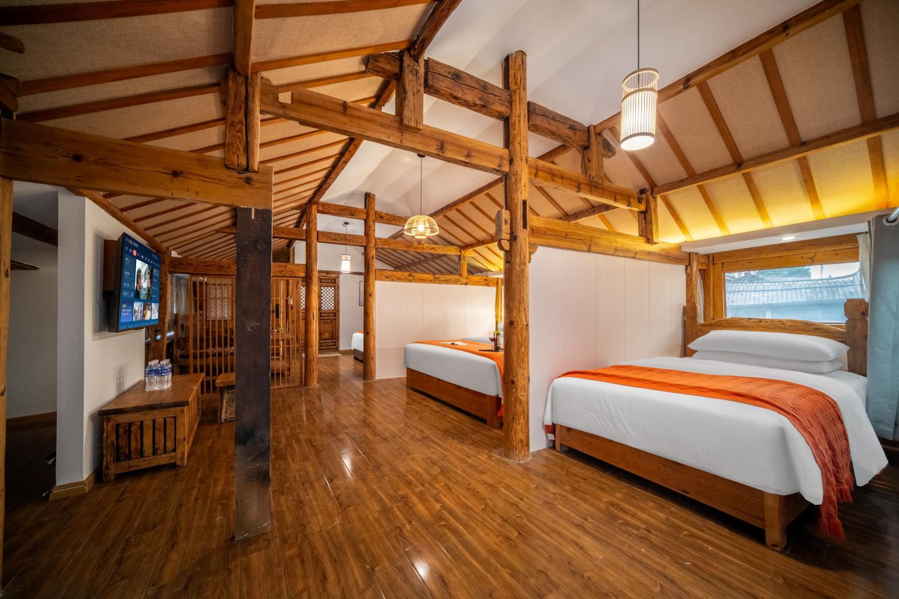 Walk Together Hotel