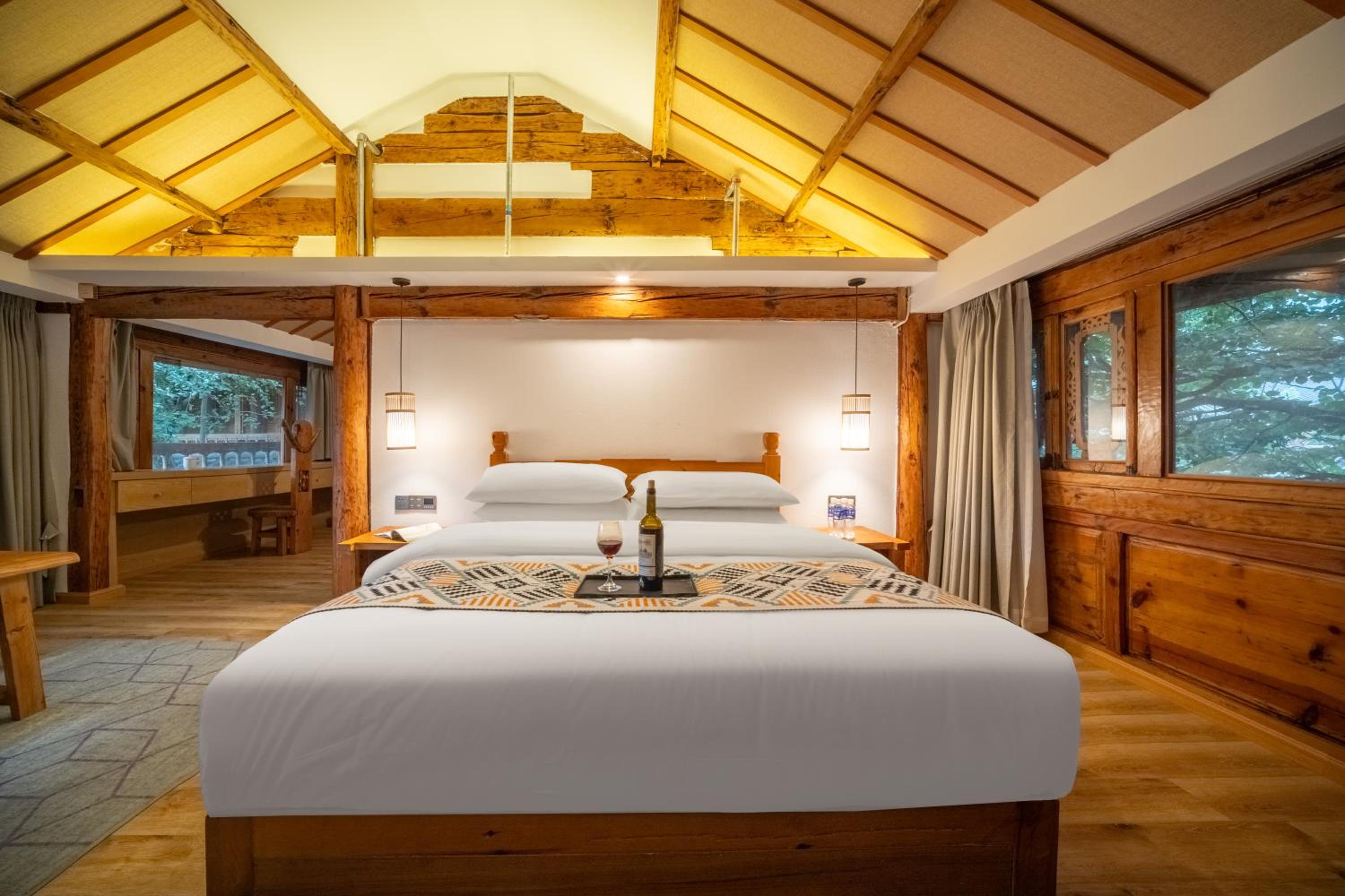 Walk Together Hotel