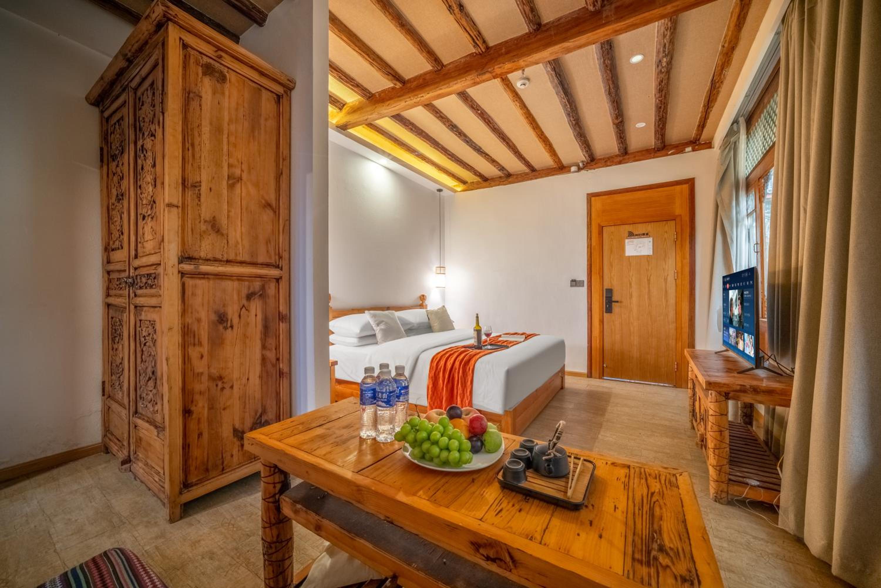 Walk Together Hotel