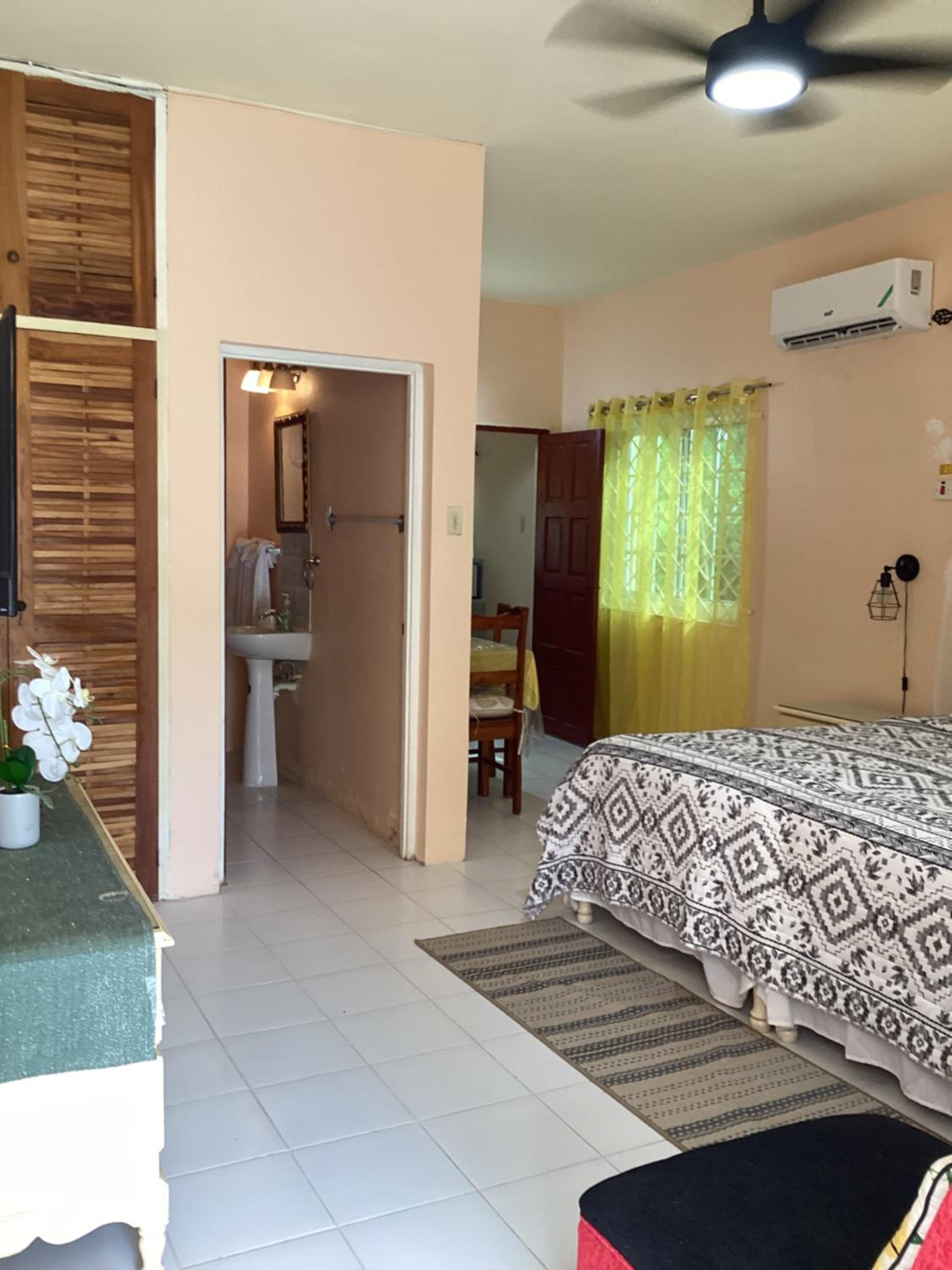 Marge's Vacation Rentals Negril view 4