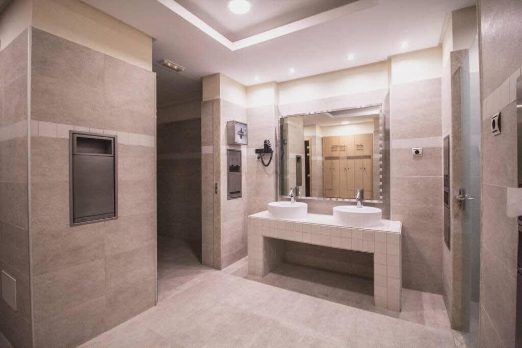 Samara 20 Luxury Apartments Spa Gym Pools Panoramic Views view 4