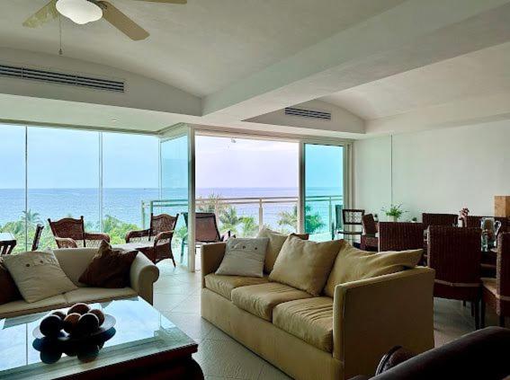 Bay View Grand Marina- 3 bedrooms with jacuzzi-602S view 5