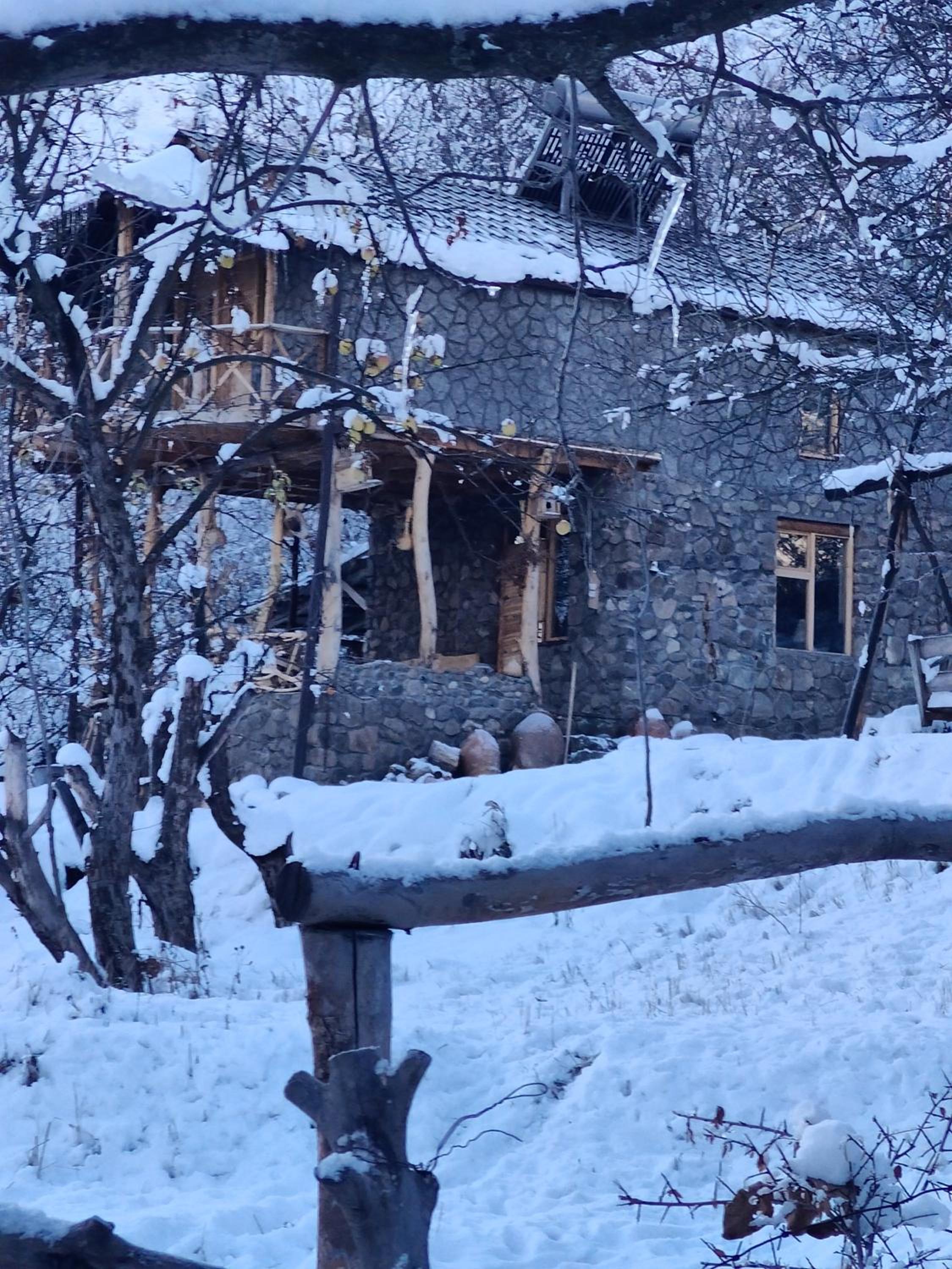 Hors's Home