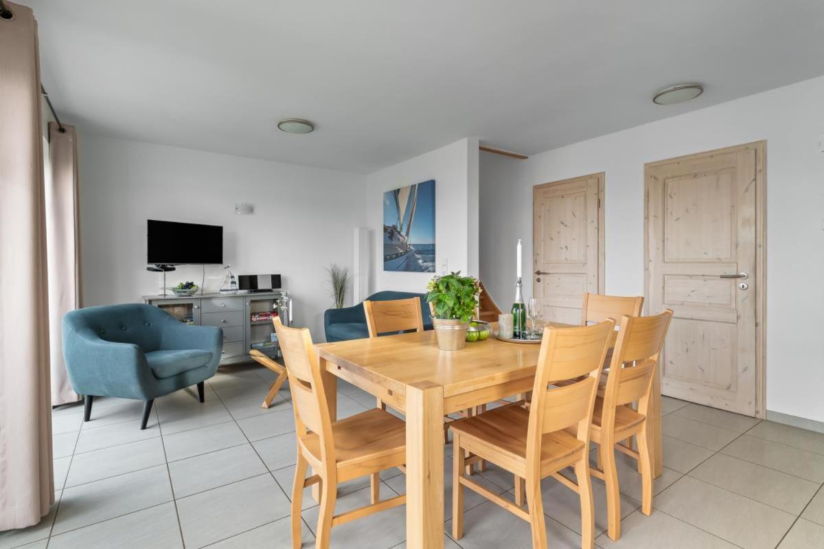 Haus am Strand - Ferienwohnung für 4 in Olpenitz mit Dachterrasse, Strandzugang und Ostseeblick