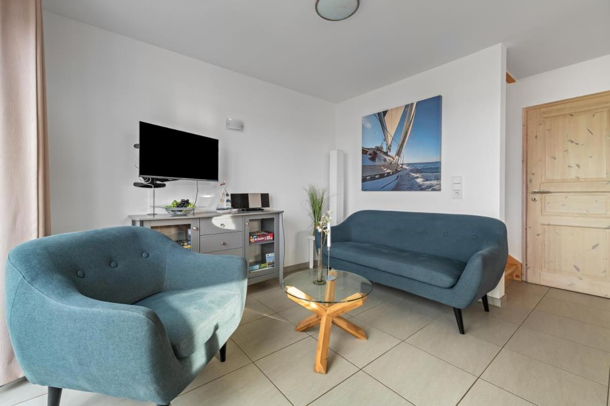 Haus am Strand - Ferienwohnung für 4 in Olpenitz mit Dachterrasse, Strandzugang und Ostseeblick