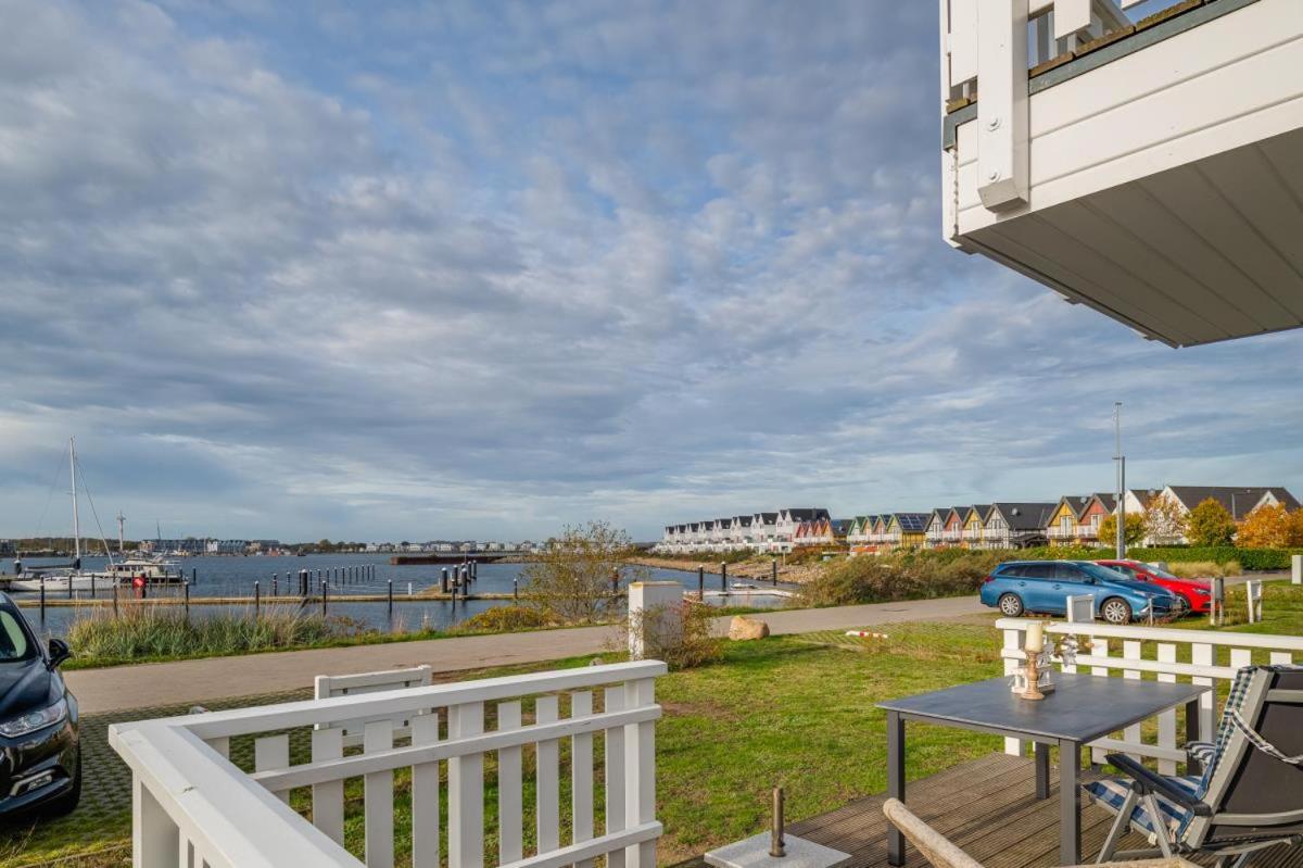 Haus am Strand - Ferienwohnung für 4 in Olpenitz mit Dachterrasse, Strandzugang und Ostseeblick