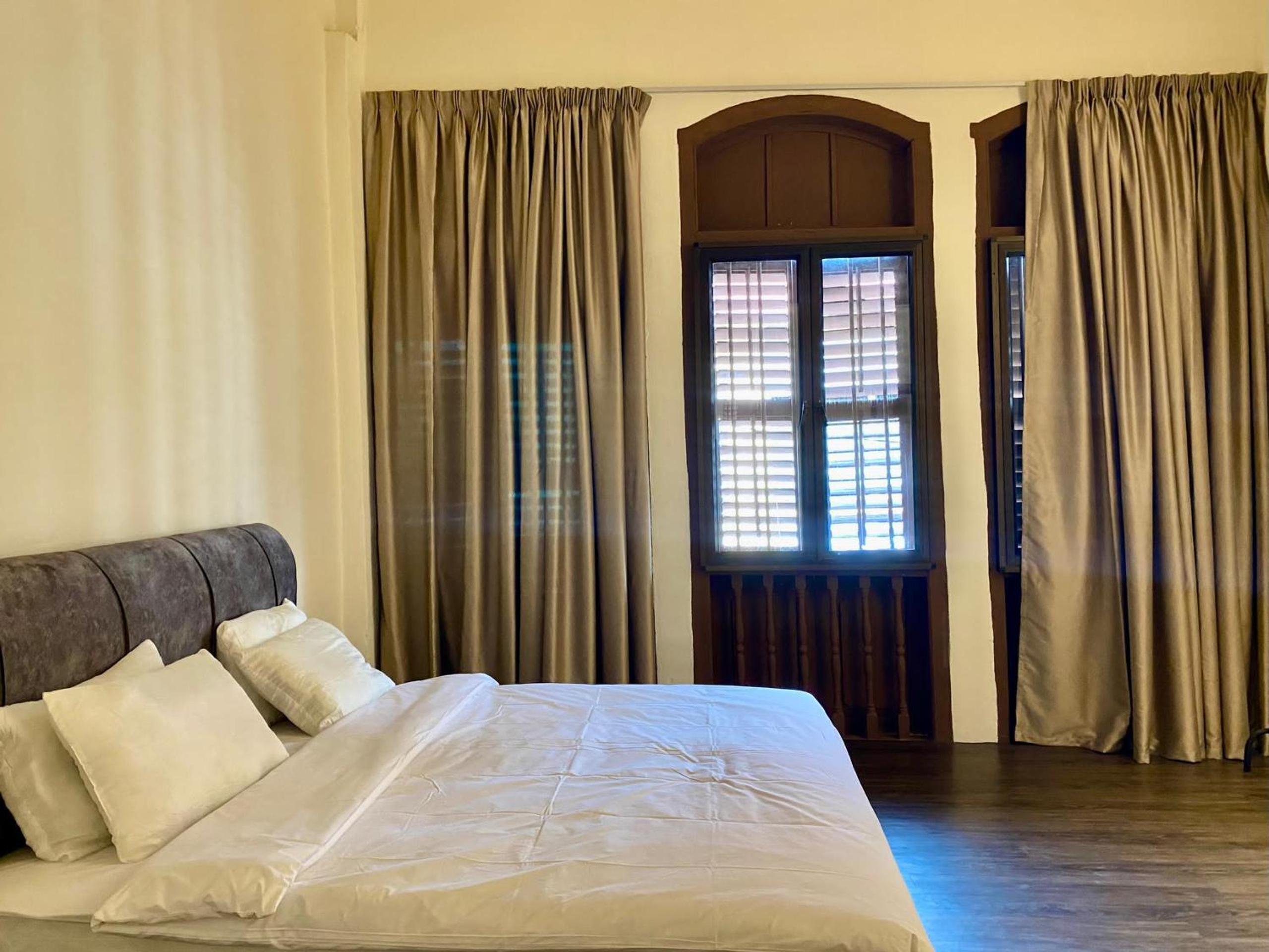 Melayu Villa by Aayu - 8 mins walk to Armenian St photo 4
