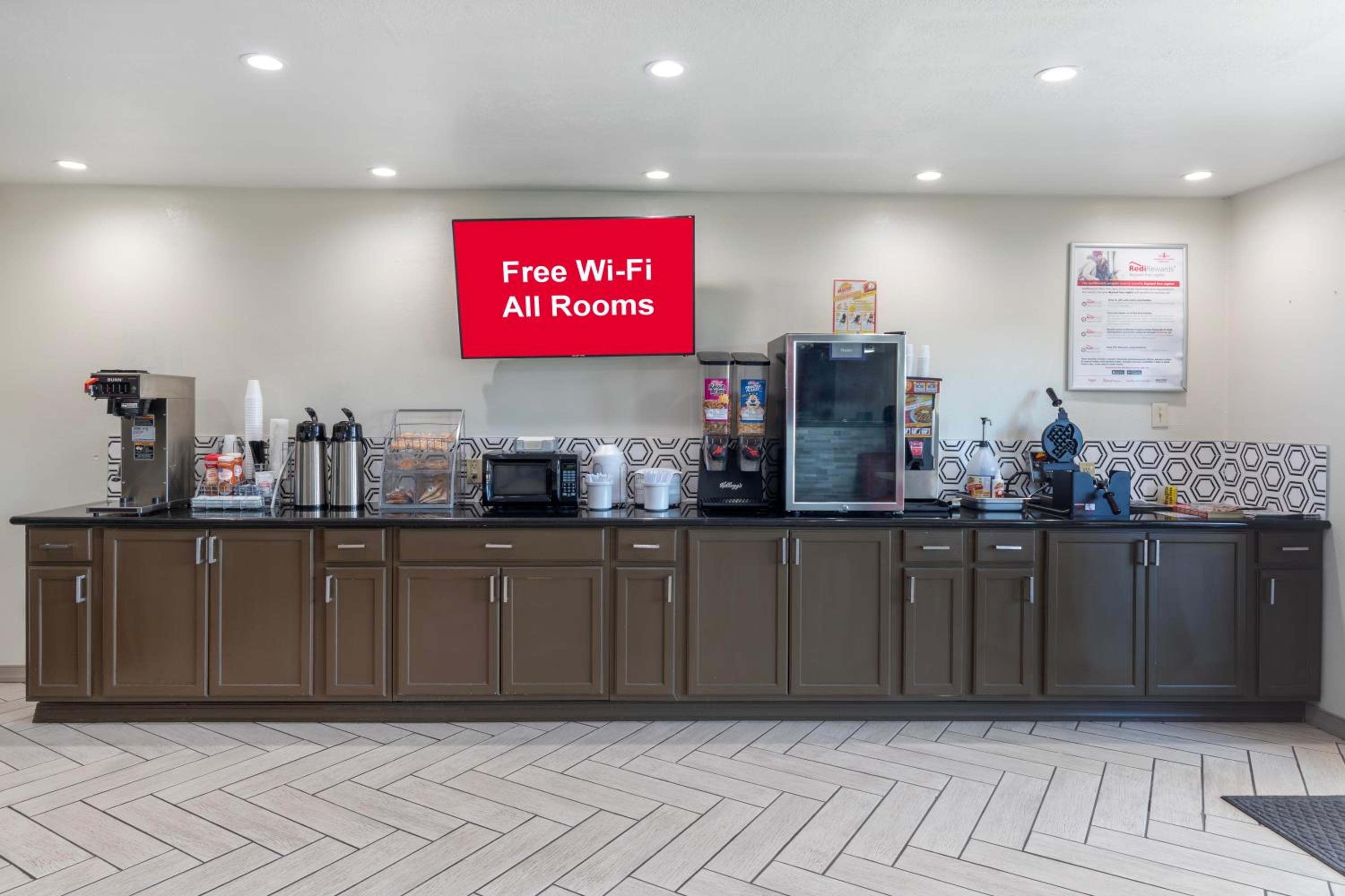 Red Roof Inn Canton view 4