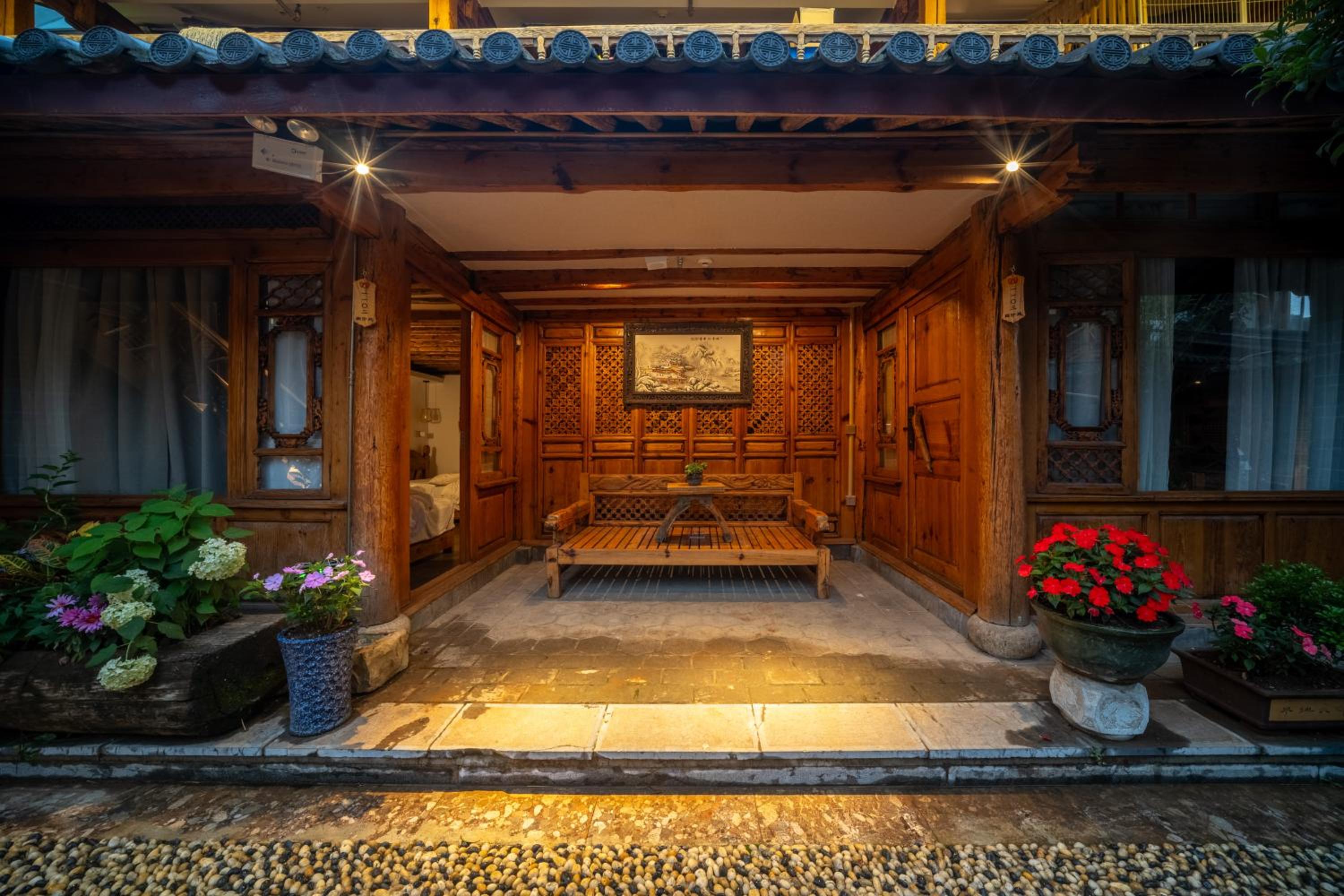 Walk Together Hotel