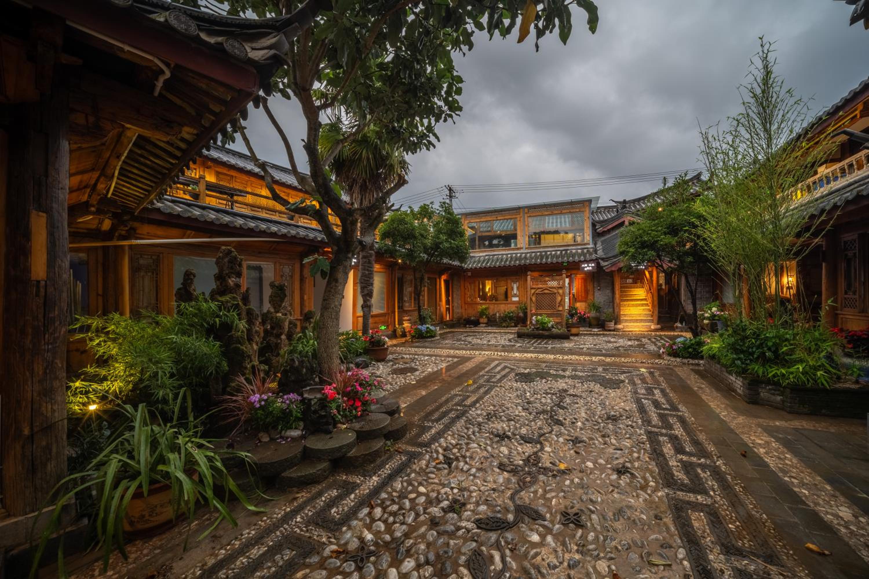 Walk Together Hotel
