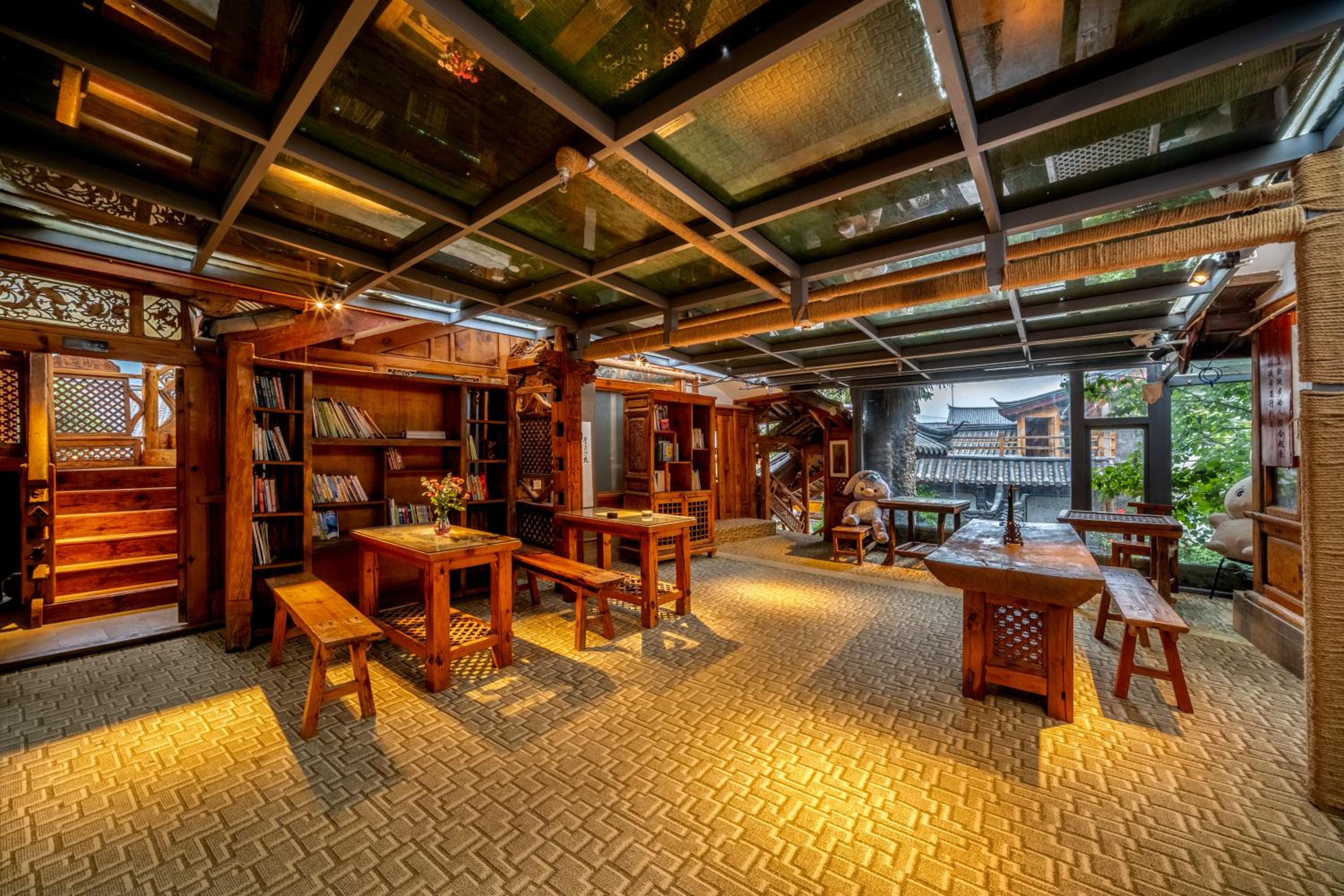 Walk Together Hotel