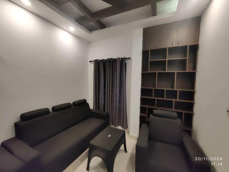 2 BHK furnished Apartment with common bathroom