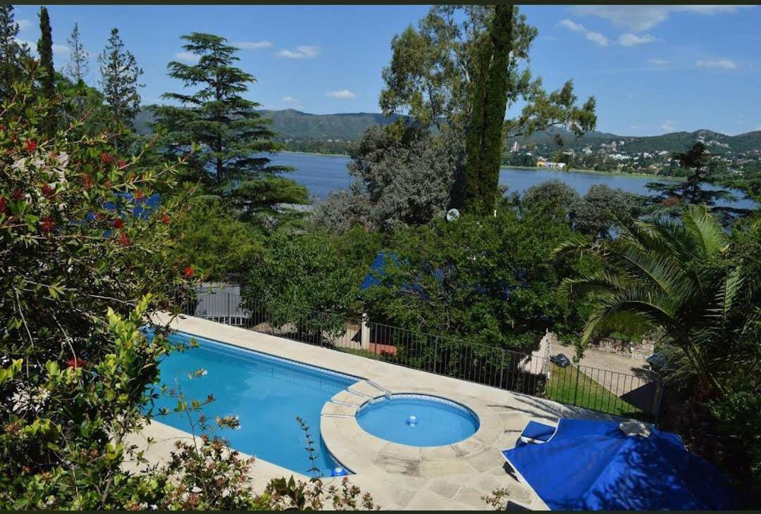 Los Pinos Aires del Lago