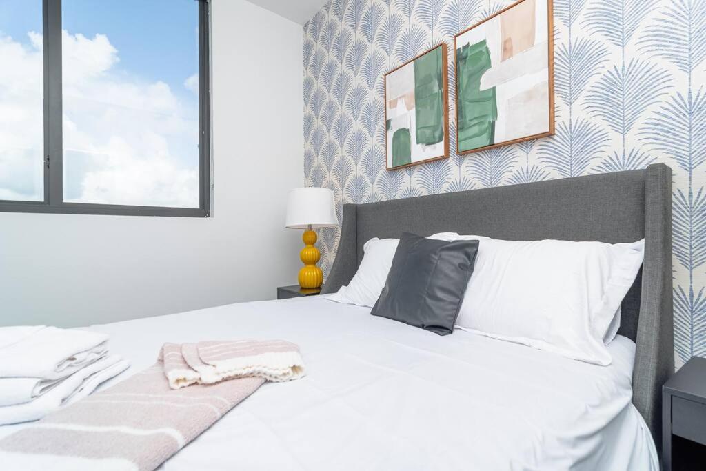 Modern Cozy 2BR Oasis with King Beds Near Marlins Park & Brickell
