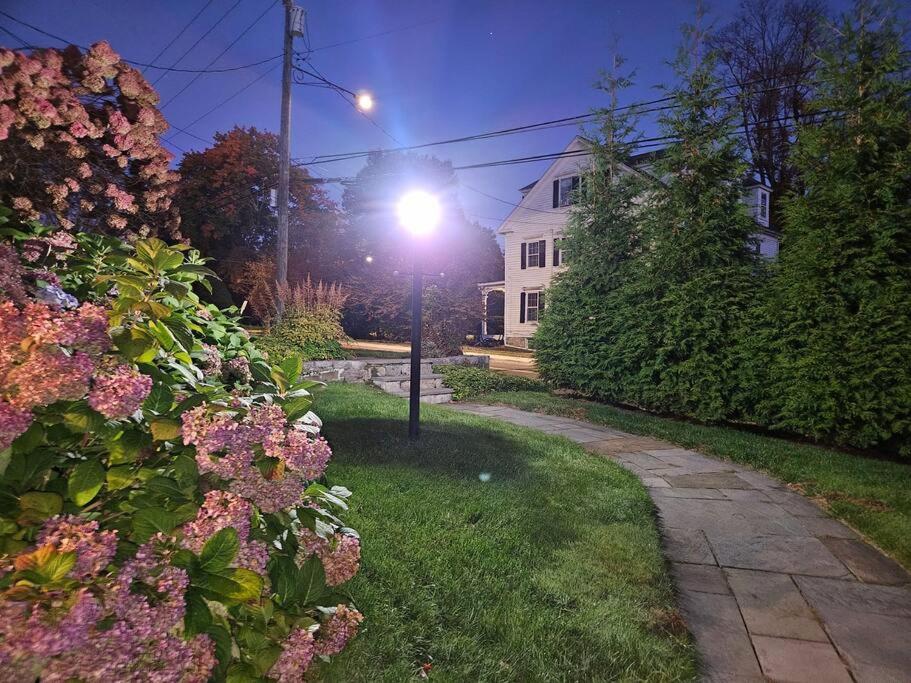 Heart Historic Ridgefield Studio WALK to town - Property Image 19