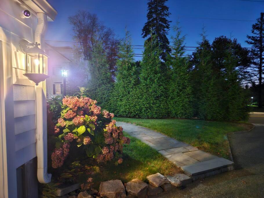 Heart Historic Ridgefield Studio WALK to town - Property Image 11