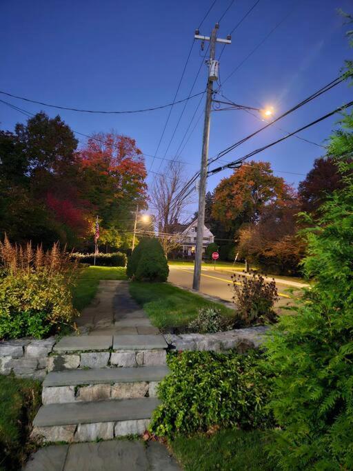 Heart Historic Ridgefield Studio WALK to town - Property Image 4