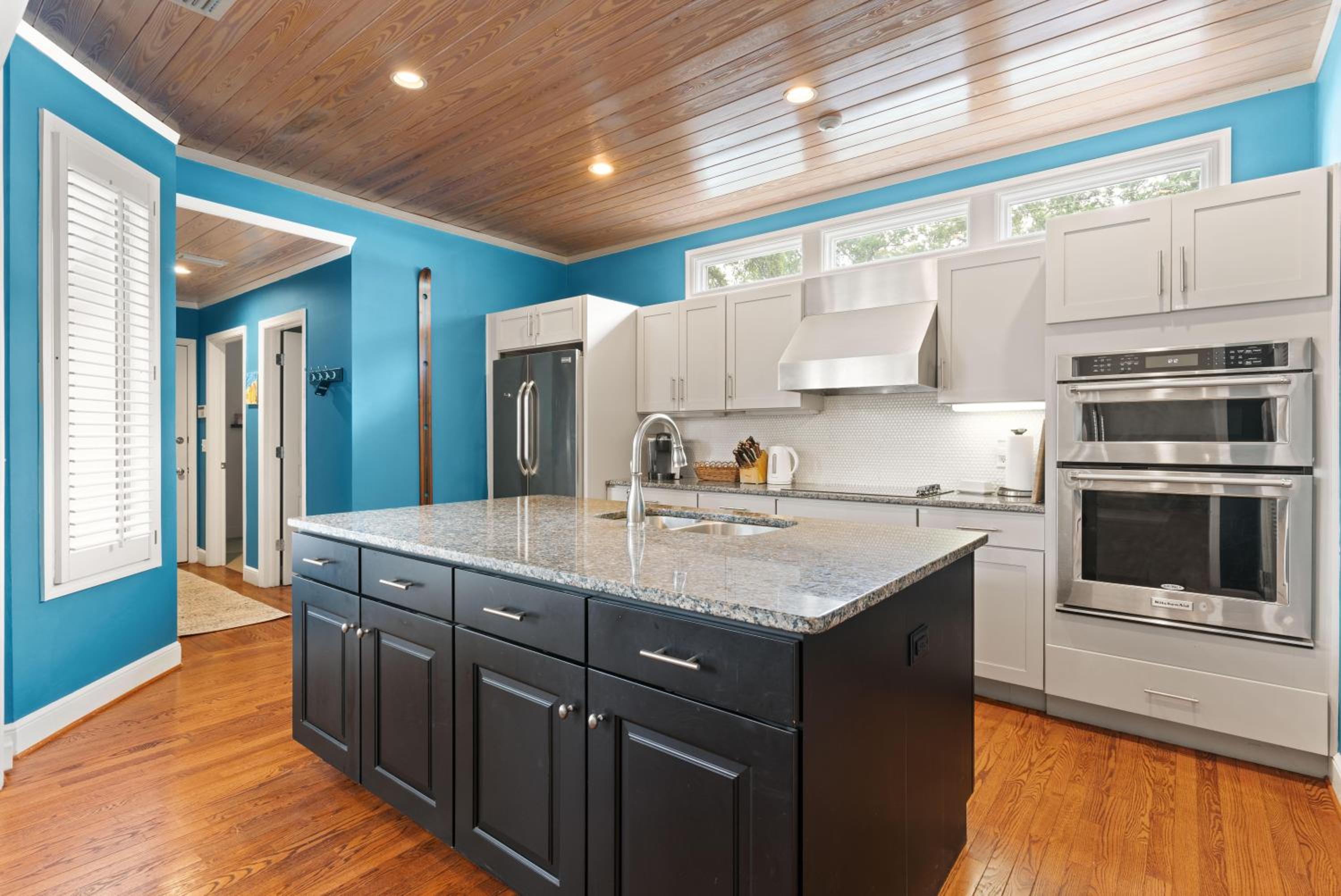 The Coral Door Beach House - 4315 Fourth Street view 3