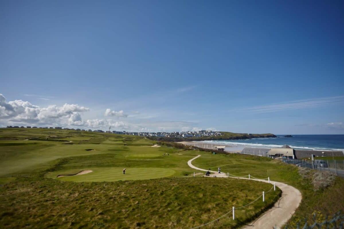 Apartment Sea Views 5 mins Walk to Fistral view 4