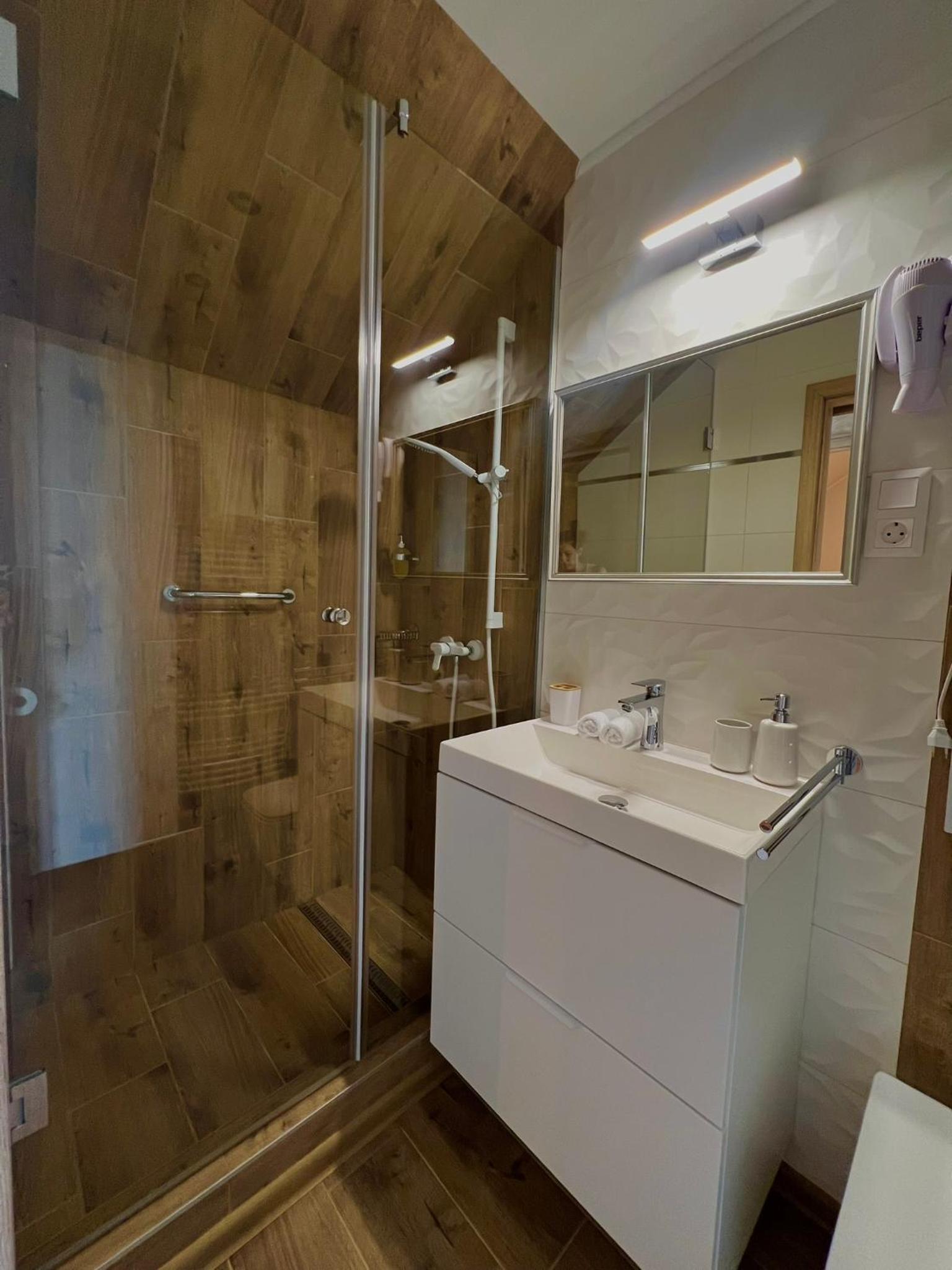 Mirina Apartmanok