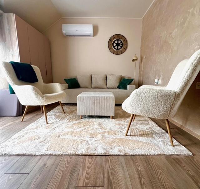 Mirina Apartmanok