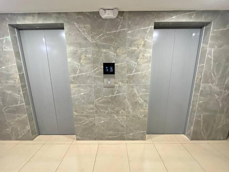 Belmonte 209-Lindo apartamento en Av centenario con pisicna gym