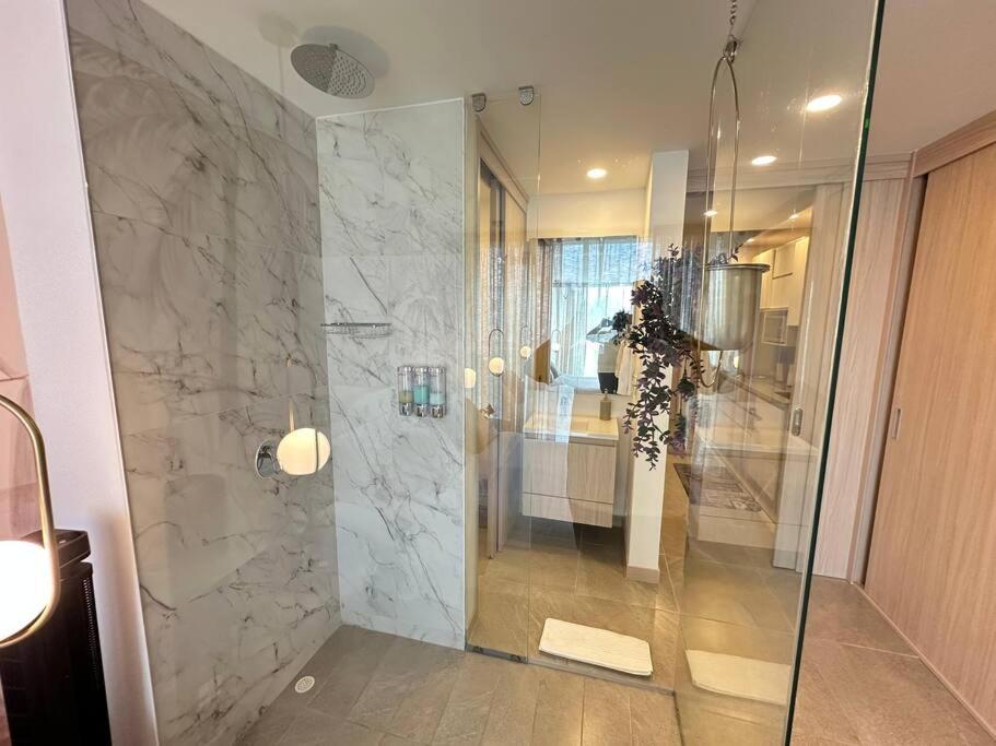 Belmonte 209-Lindo apartamento en Av centenario con pisicna gym