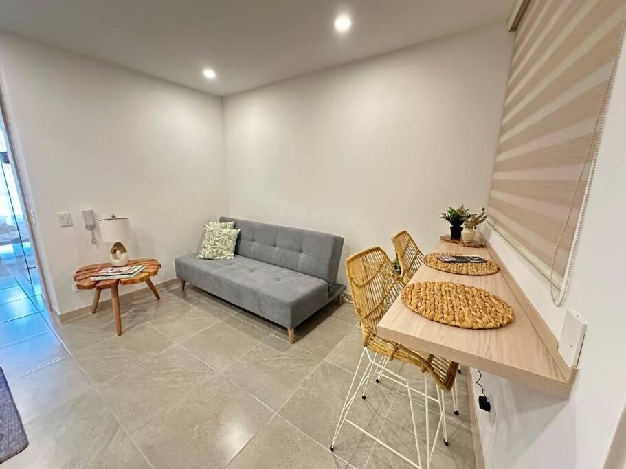 Belmonte 209-Lindo apartamento en Av centenario con pisicna gym