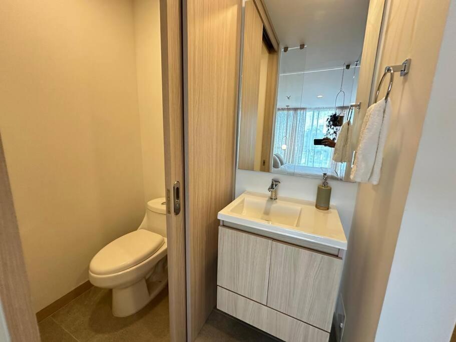 Belmonte 209-Lindo apartamento en Av centenario con pisicna gym
