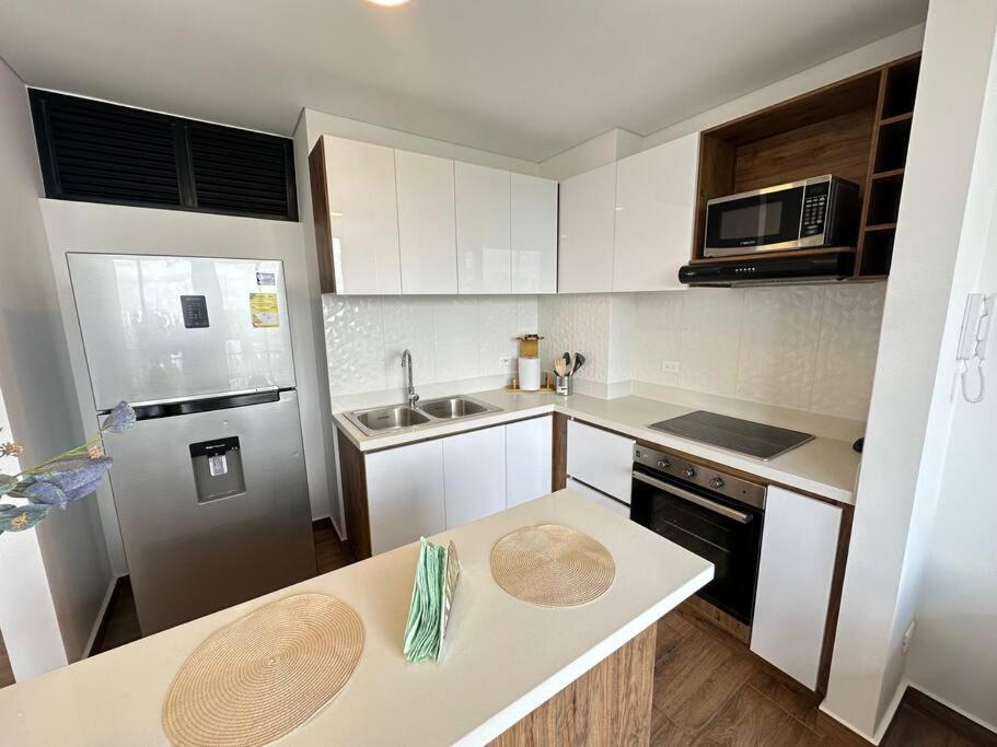 Amara-706 Hermoso y amplio Apartamento en barrio Laureles