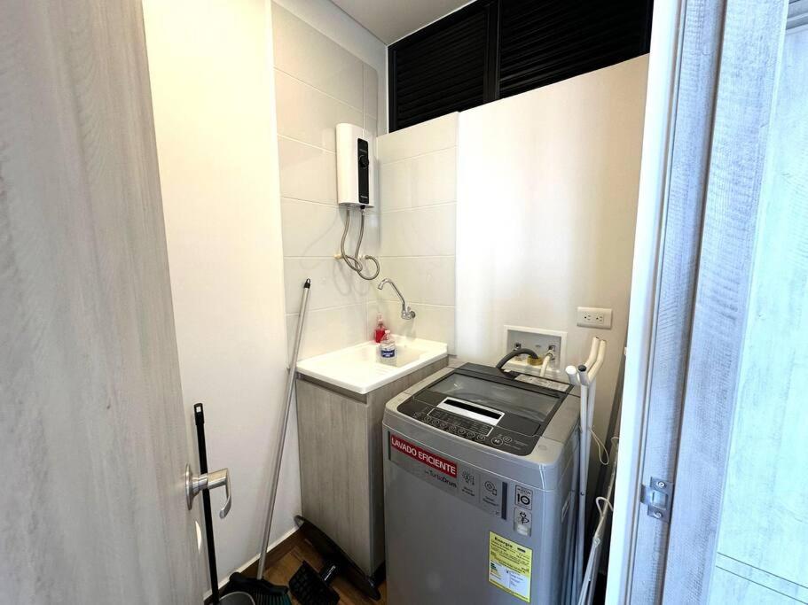 Amara-706 Hermoso y amplio Apartamento en barrio Laureles