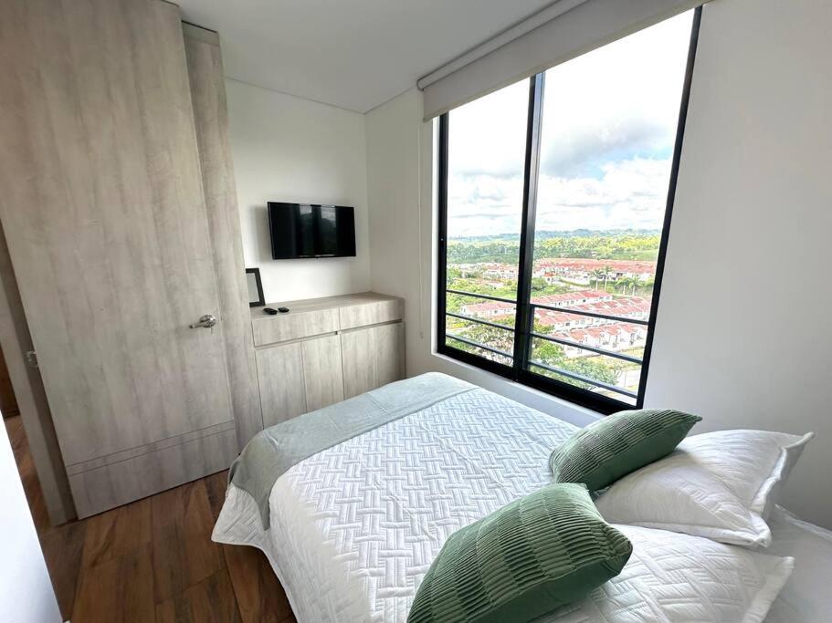 Amara-706 Hermoso y amplio Apartamento en barrio Laureles