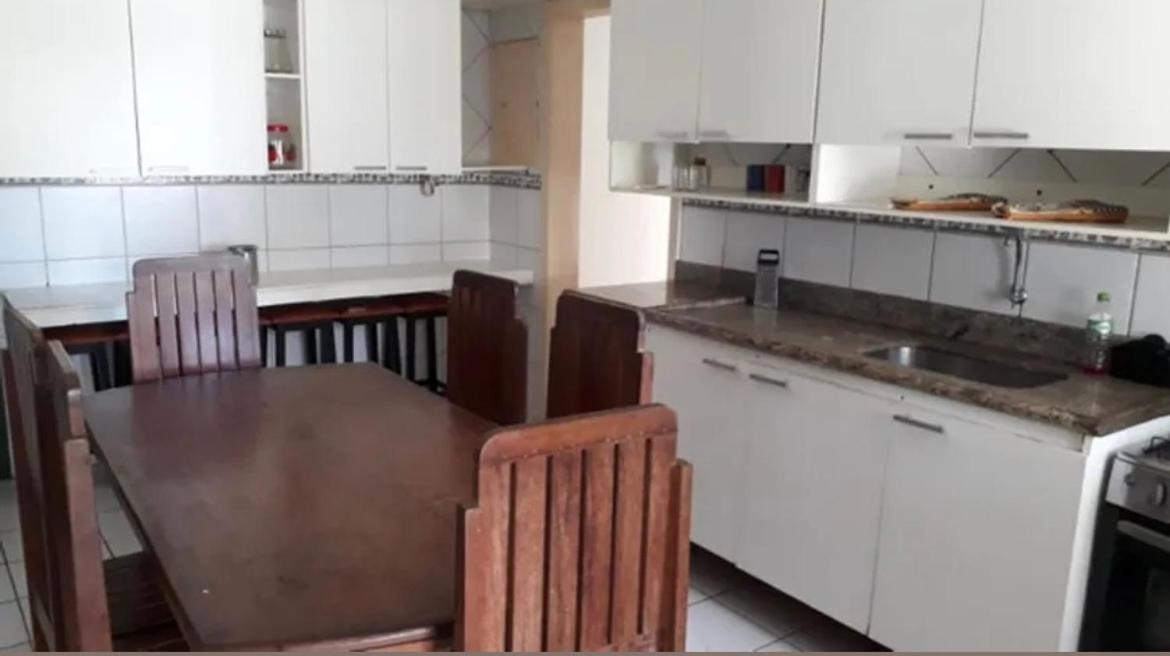 Casa com 4 Quartos e 3 banheiros para Alugar